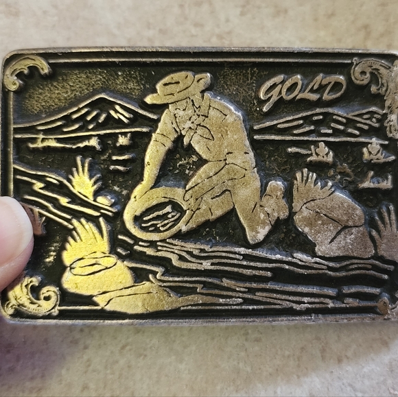 Vintage 1975 CDC MetalWorks Brass Belt Buckle Gold Man Panning gold - Picture 1 of 1